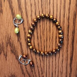 Dyed Freshwater Pearl Stretch Bracelet and Earrings